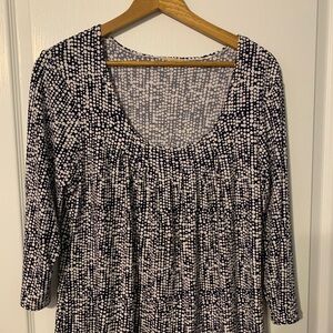 Women's Black and White Patterned Top